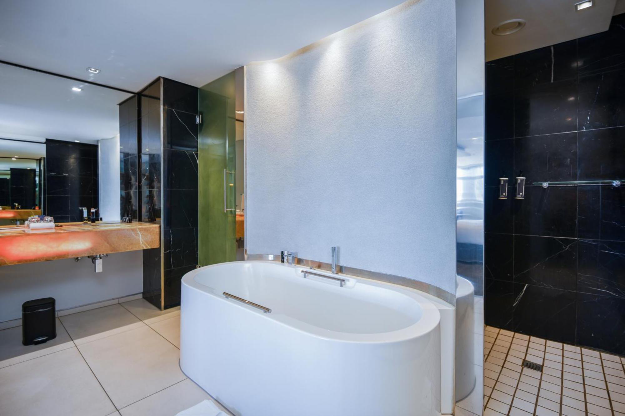 The Capital 15 On Orange & Cape Town